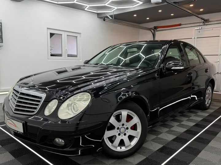 Mercedes-Benz E 200