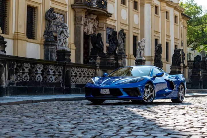 Corvette C8