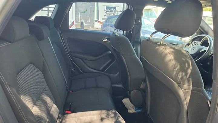 Mercedes-Benz B 200