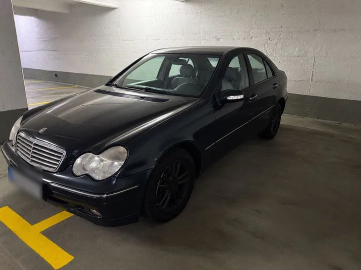 Mercedes-Benz C 240