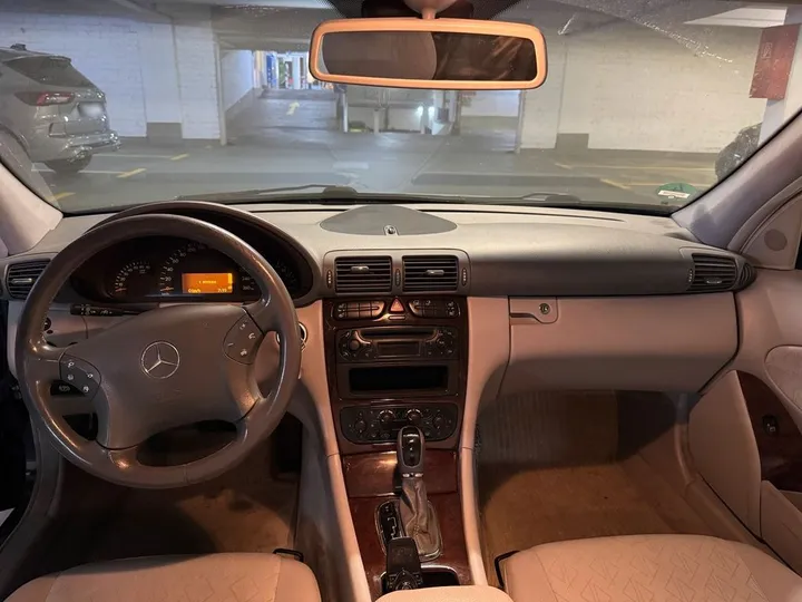 Mercedes-Benz C 240