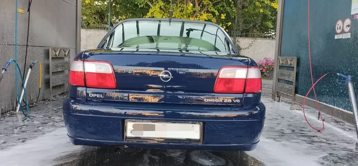 Opel Omega