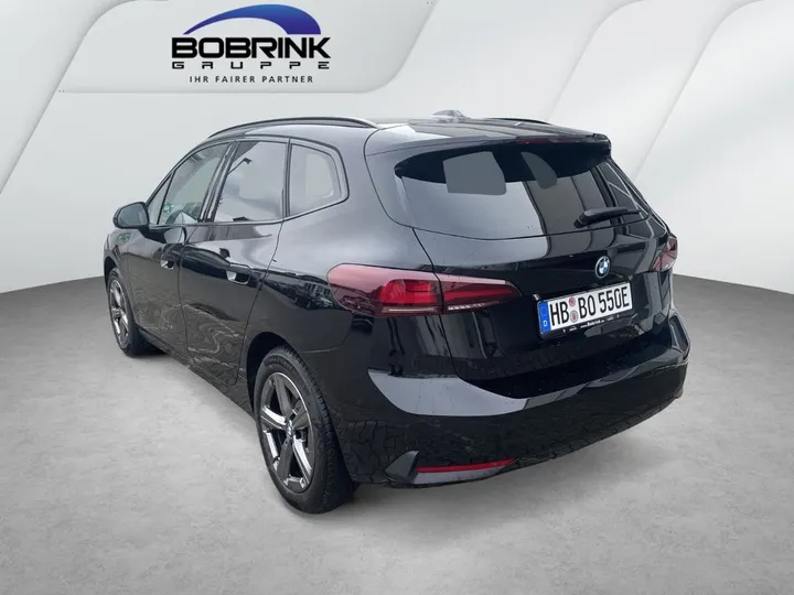 BMW 225