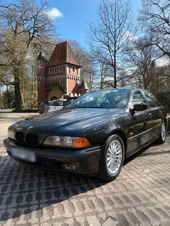 BMW 523