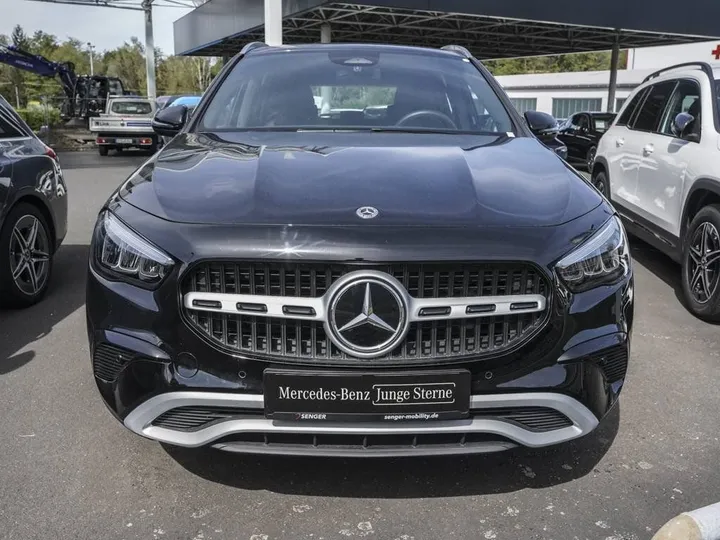 Mercedes-Benz GLA 200