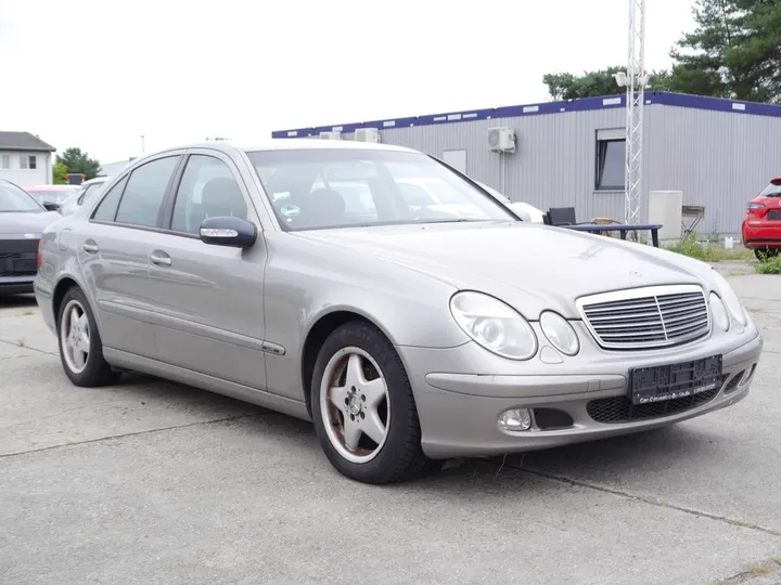 Mercedes-Benz E 220