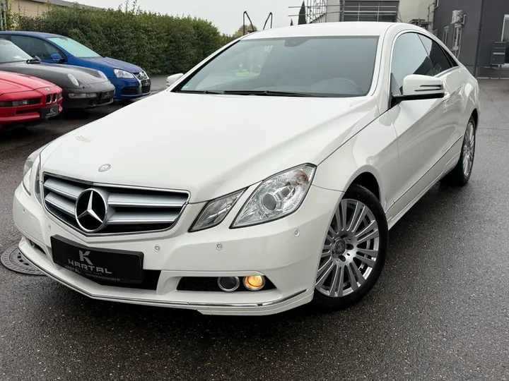 Mercedes-Benz E 220