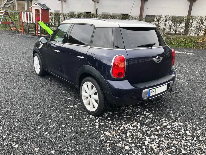 MINI One Countryman
