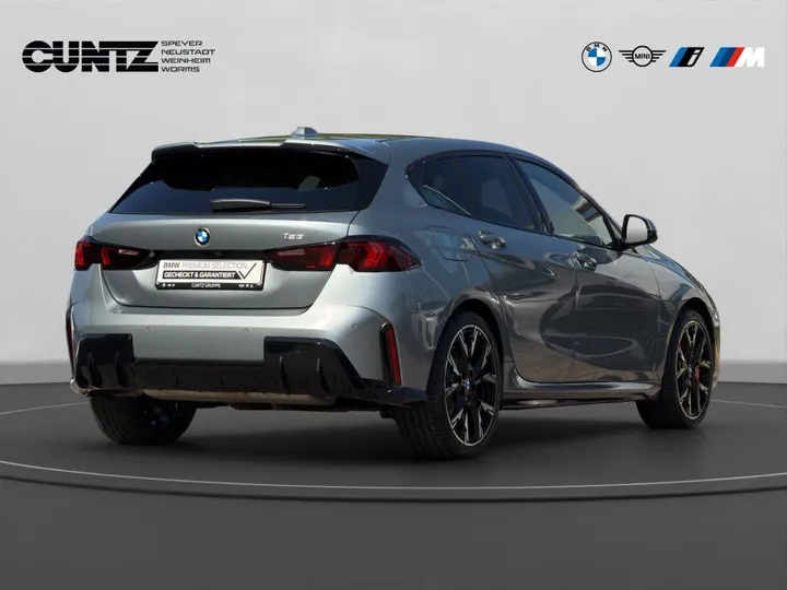 BMW 123