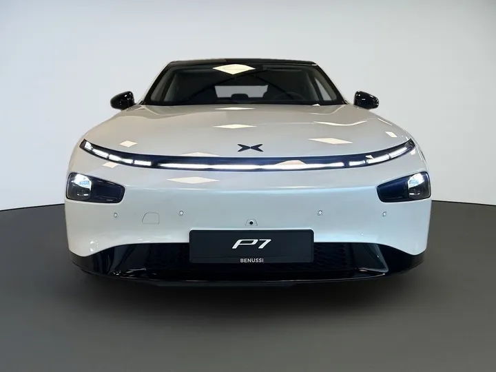XPENG P7