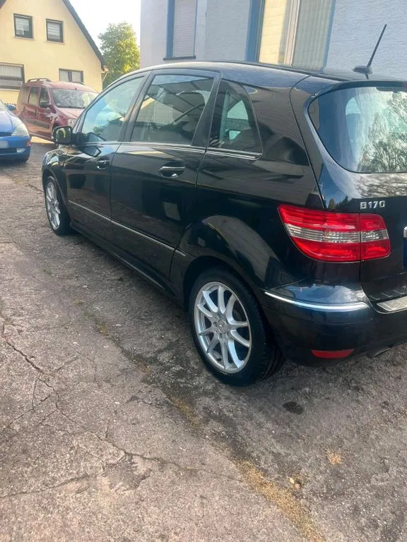 Mercedes-Benz B 170