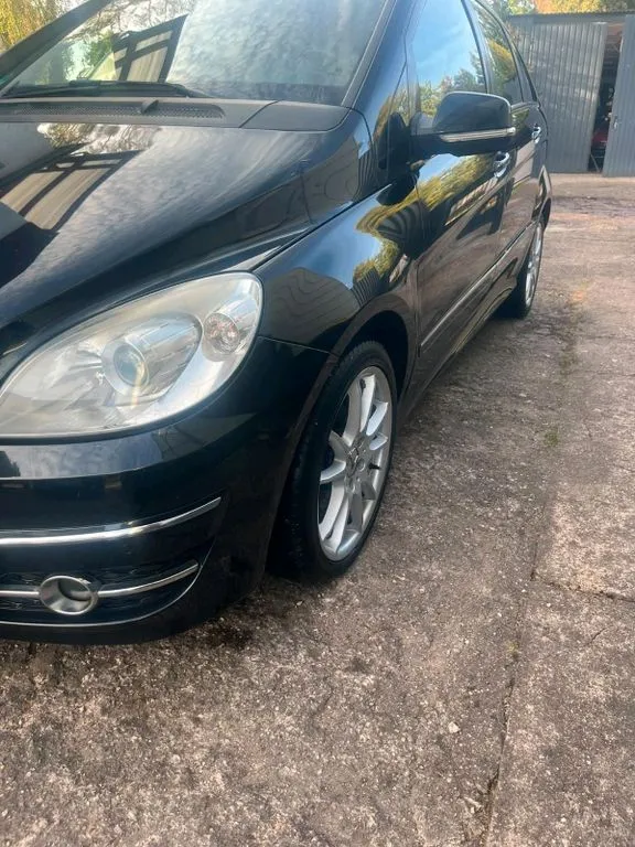 Mercedes-Benz B 170