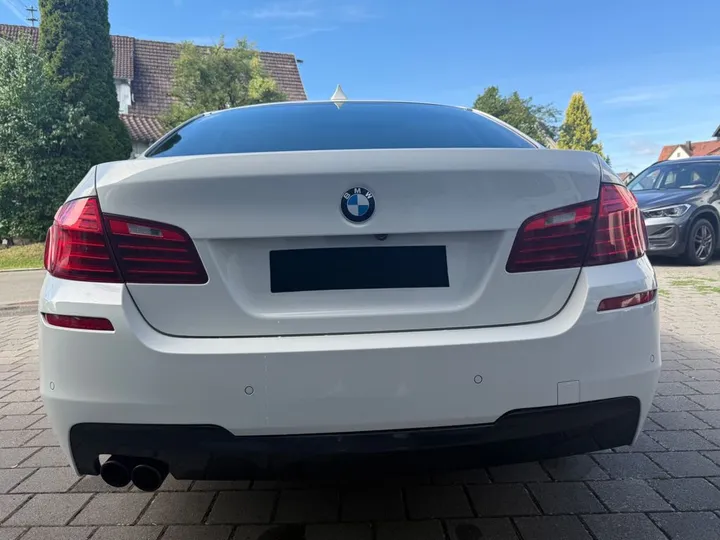 BMW 528