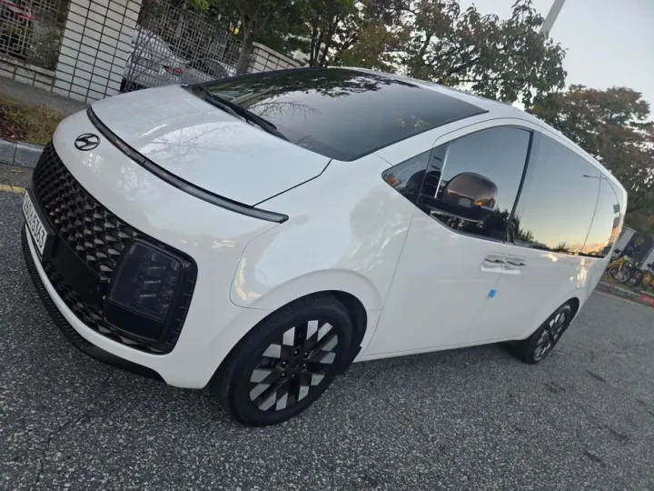 Hyundai Staria