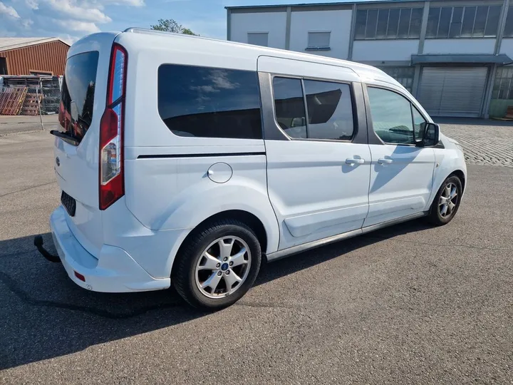 Ford Grand Tourneo