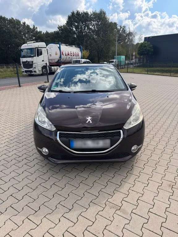 Peugeot 208