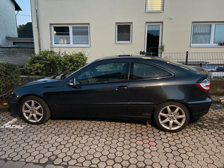 Mercedes-Benz C 200