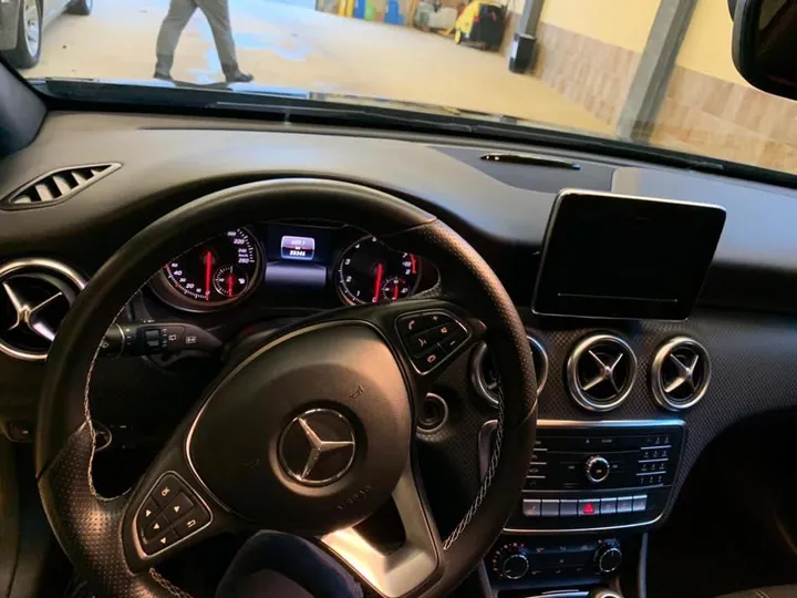 Mercedes-Benz A 180