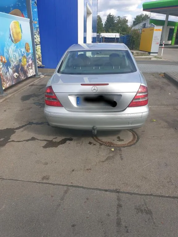 Mercedes-Benz E 220