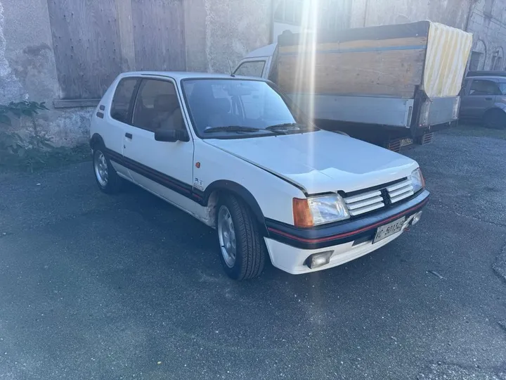 Peugeot 205