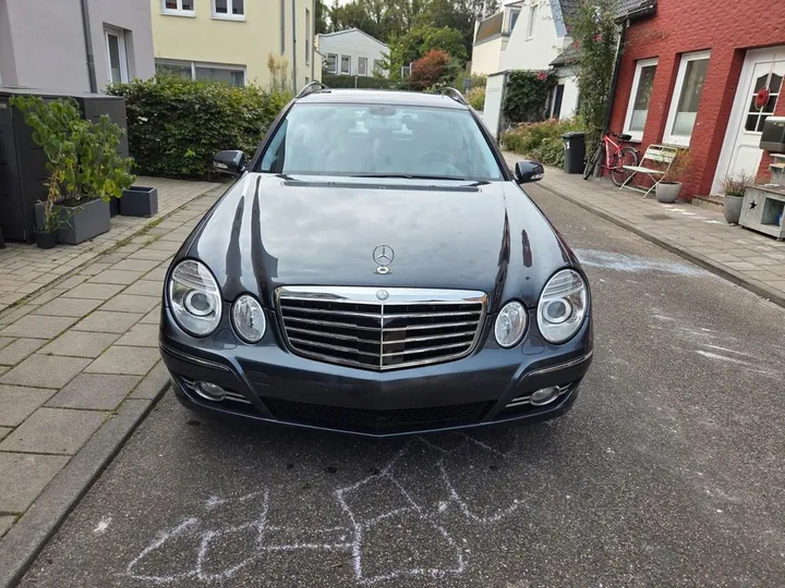 Mercedes-Benz E 220