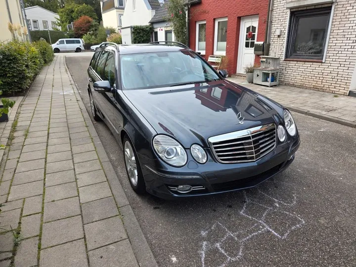 Mercedes-Benz E 220