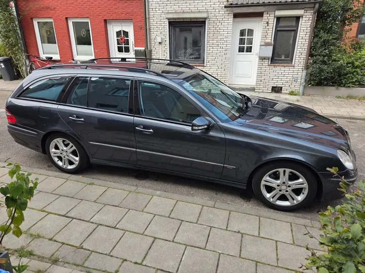 Mercedes-Benz E 220