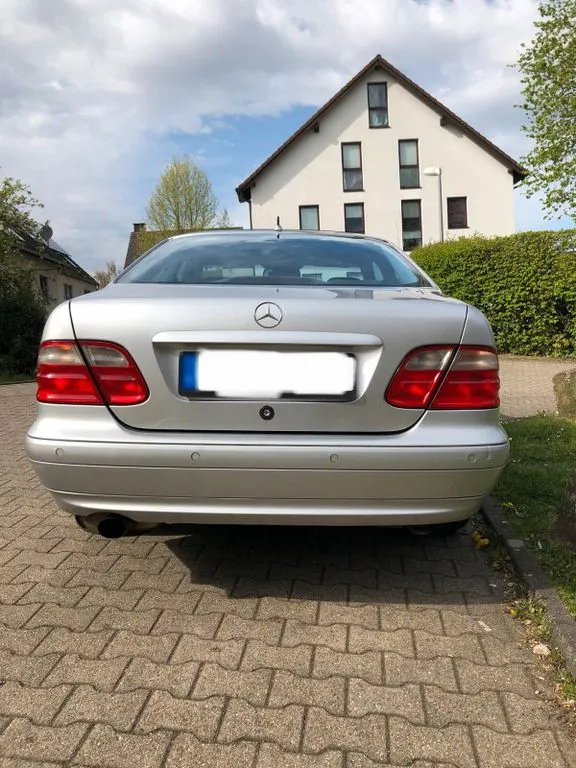 Mercedes-Benz CLK 230