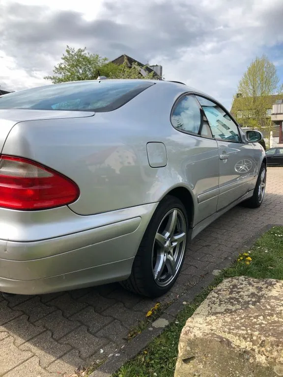 Mercedes-Benz CLK 230