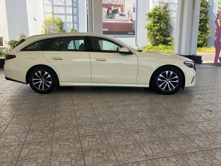Mercedes-Benz E 200