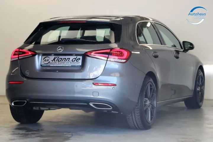 Mercedes-Benz A 220