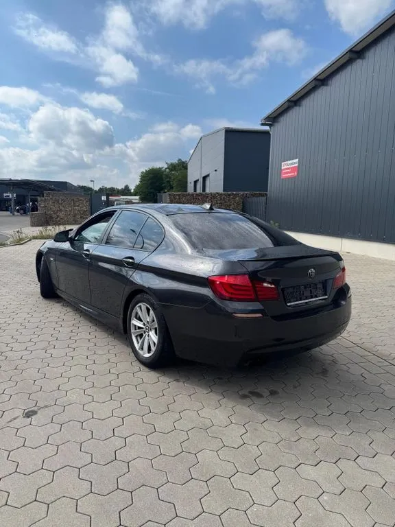 BMW 528