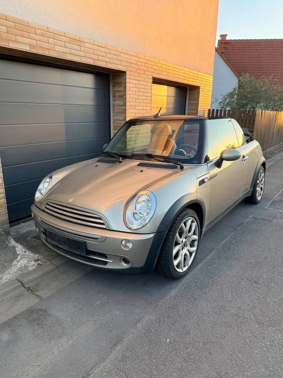 MINI Cooper Cabrio