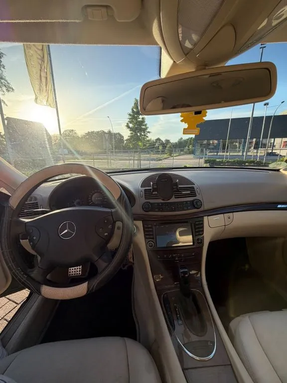 Mercedes-Benz 240