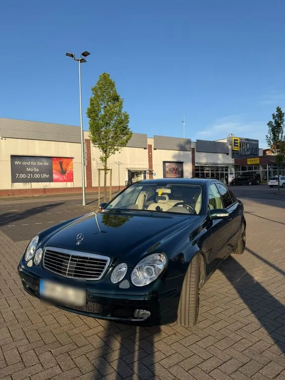 Mercedes-Benz 240