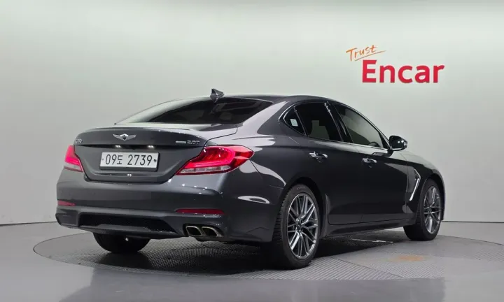 Genesis G70