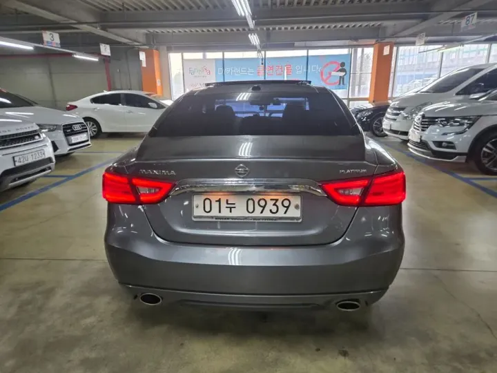 Nissan Maxima