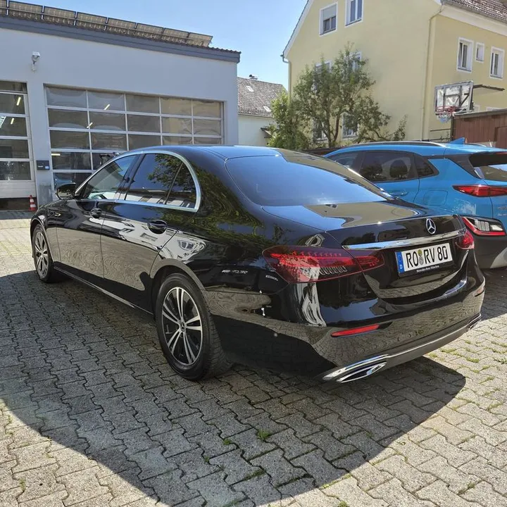 Mercedes-Benz E 220