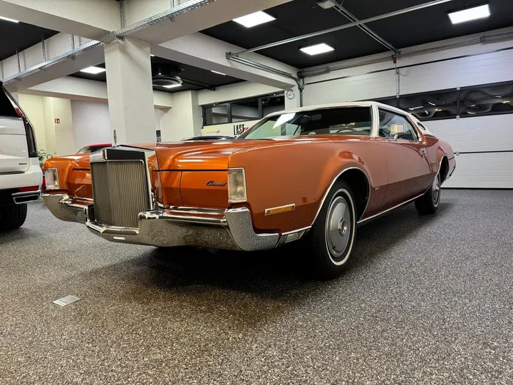 Lincoln Continental