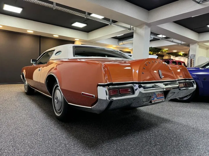 Lincoln Continental