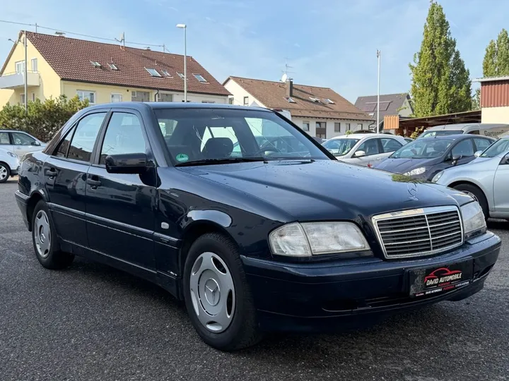 Mercedes-Benz C 240