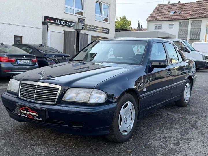 Mercedes-Benz C 240
