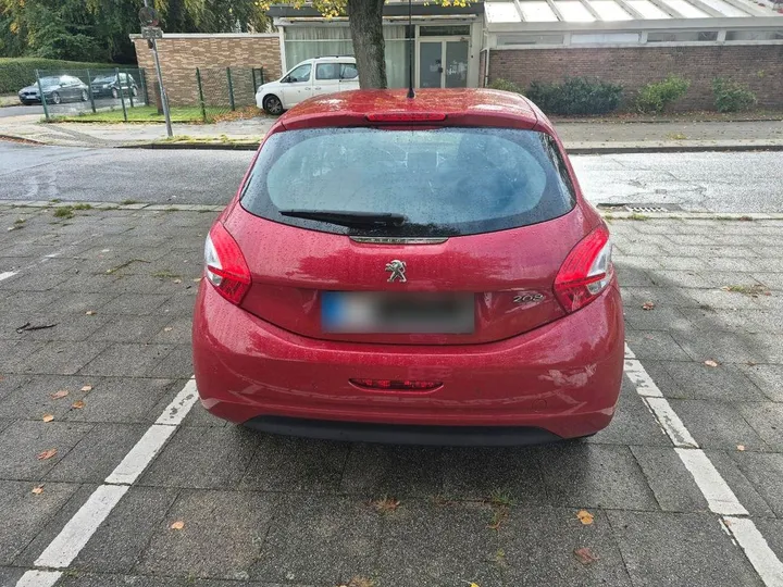 Peugeot 208