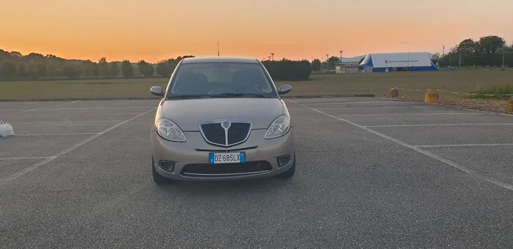 Lancia Ypsilon