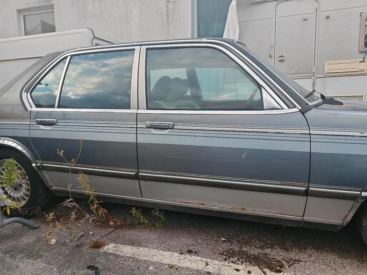 BMW 732