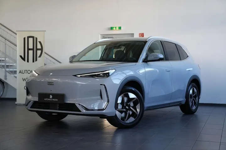 Geely E5