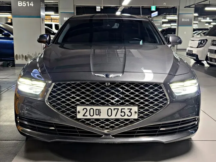 Genesis G90