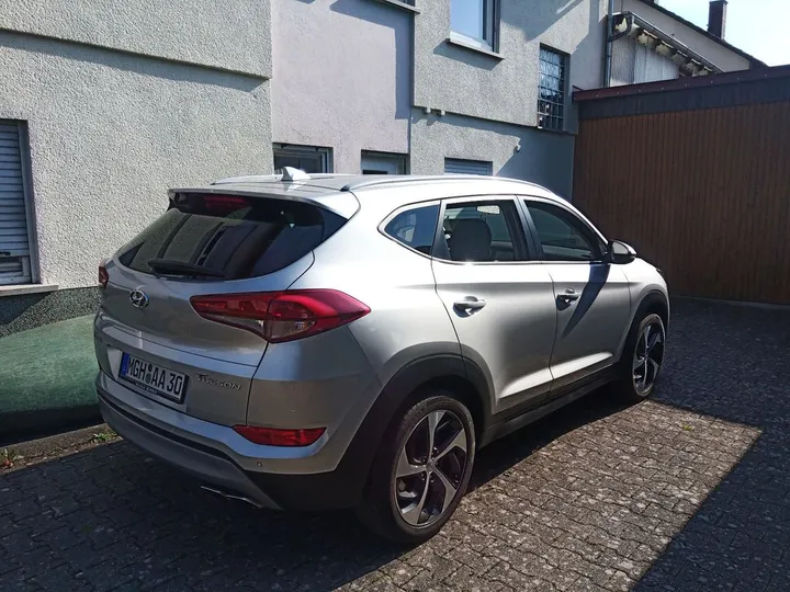 Hyundai TUCSON