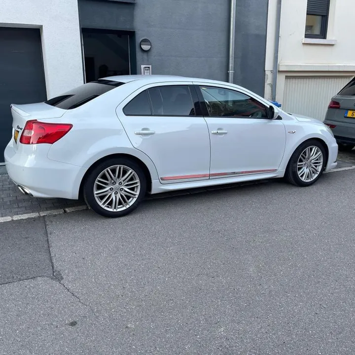 Suzuki Kizashi