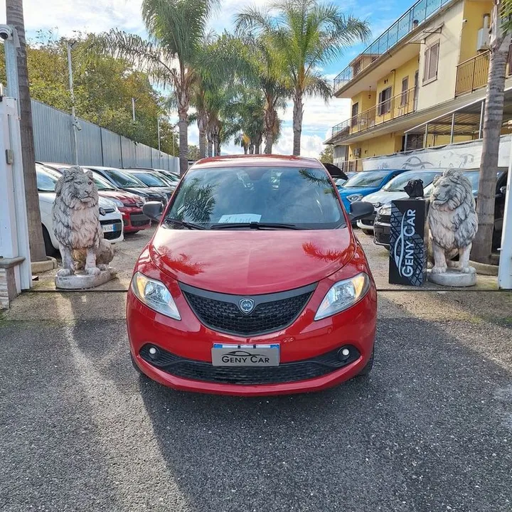 Lancia Ypsilon